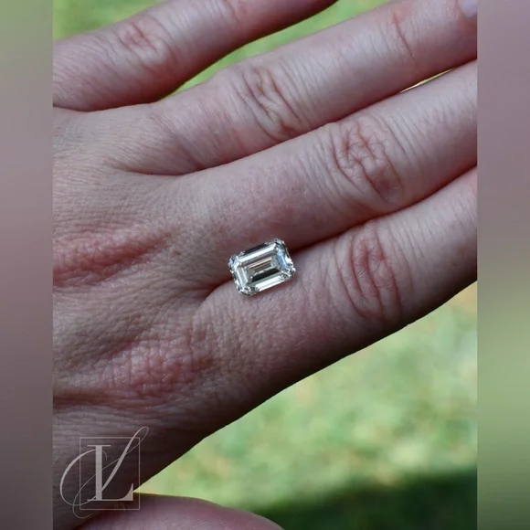 Loose 2.47 CT Lab Grown Emerald Diamond with IGI Report - Picture 4 of 7